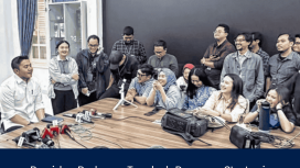 Sekretaris Kabinet Teddy Indra Wijaya menyampaikan keterangan kepada pewarta Istana Kepresidenan, di kompleks Istana Kepresidenan, Jakarta, Jumat (27/2/2026). -Sekretariat Kabinet